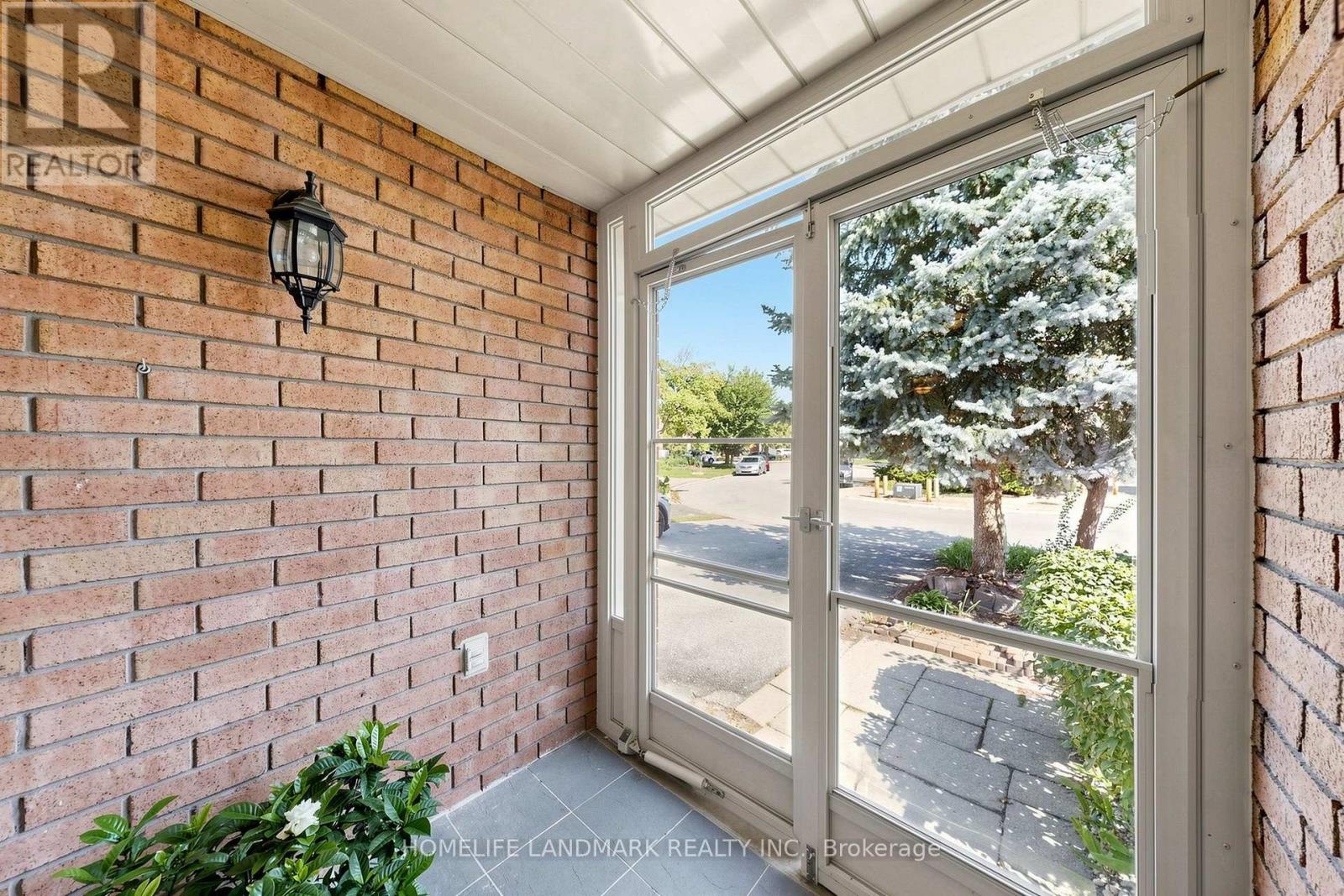 52 Queensmill Court, Richmond Hill, Ontario  L4B 1N3 - Photo 33 - N13789186