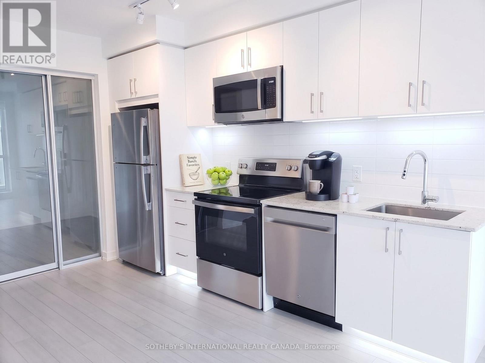 201 - 4010 Eglinton Avenue W, Toronto, Ontario  M9A 0G5 - Photo 3 - W13789510
