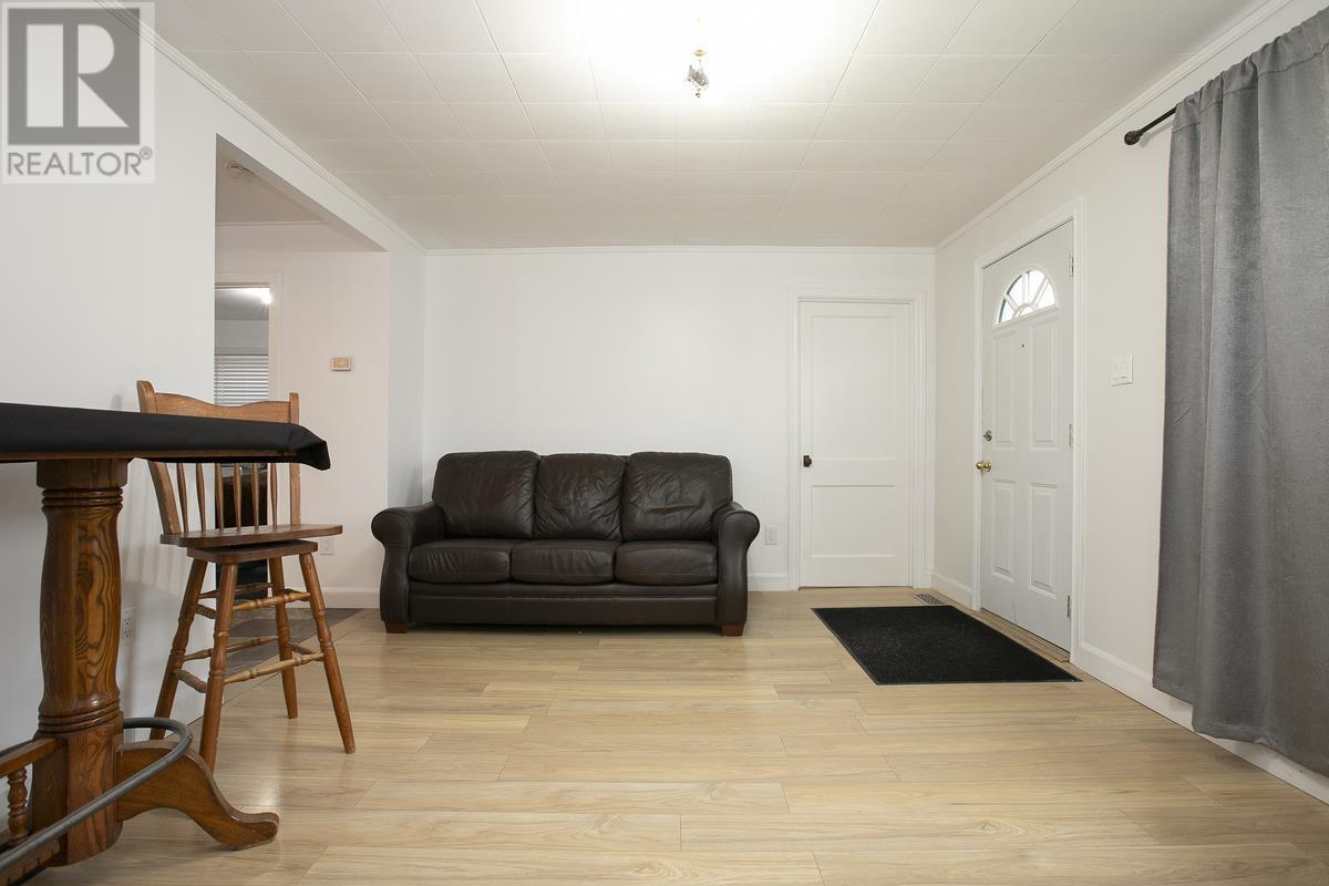 451 First Ave, Sault Ste. Marie, Ontario  P6C 4N9 - Photo 16 - SM262563