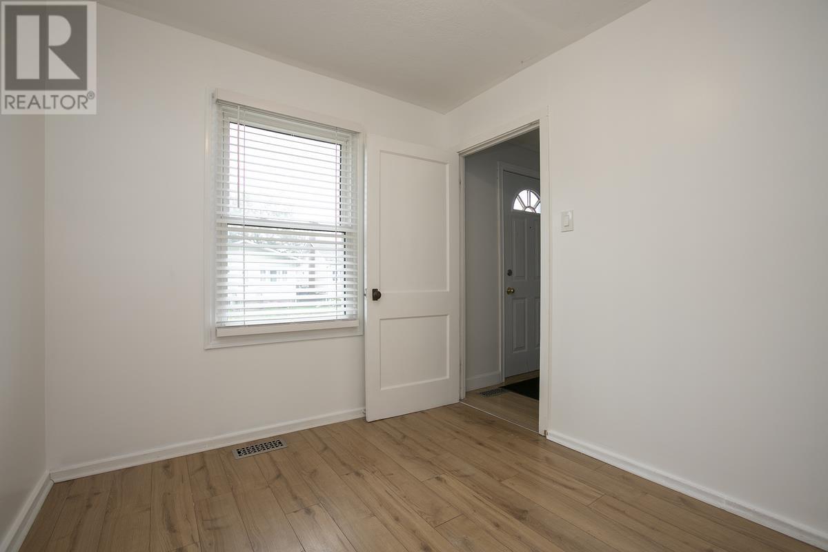 451 First Ave, Sault Ste. Marie, Ontario  P6C 4N9 - Photo 18 - SM262563