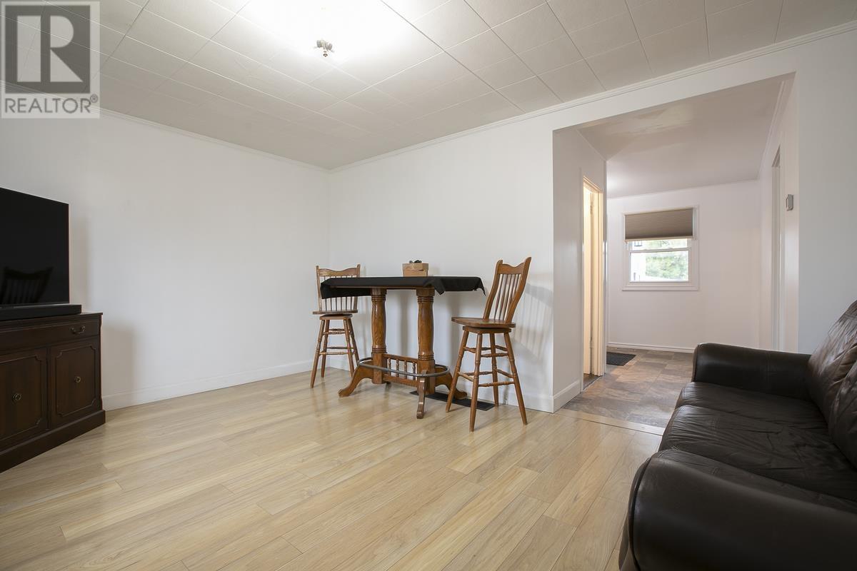 451 First Ave, Sault Ste. Marie, Ontario  P6C 4N9 - Photo 13 - SM262563