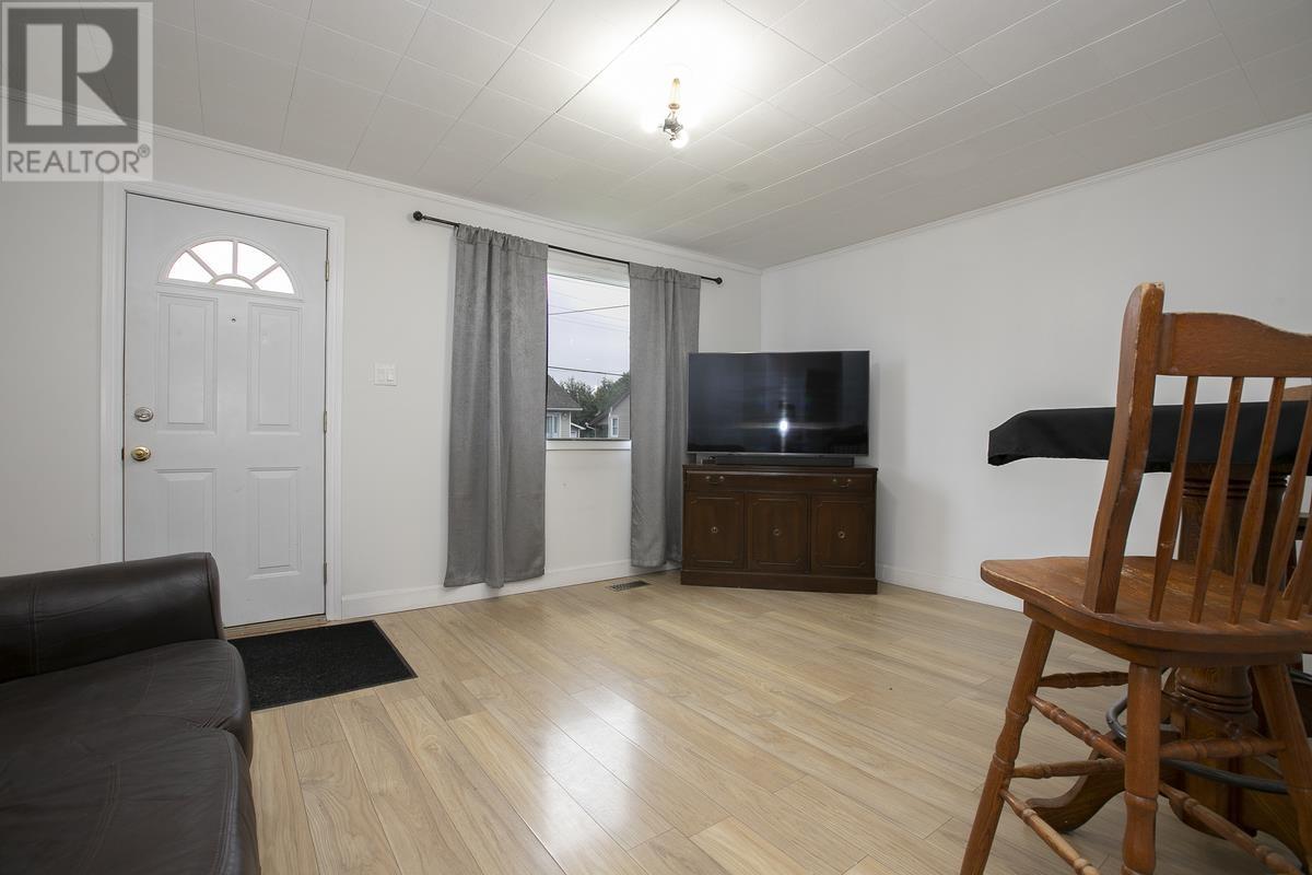 451 First Ave, Sault Ste. Marie, Ontario  P6C 4N9 - Photo 17 - SM262563