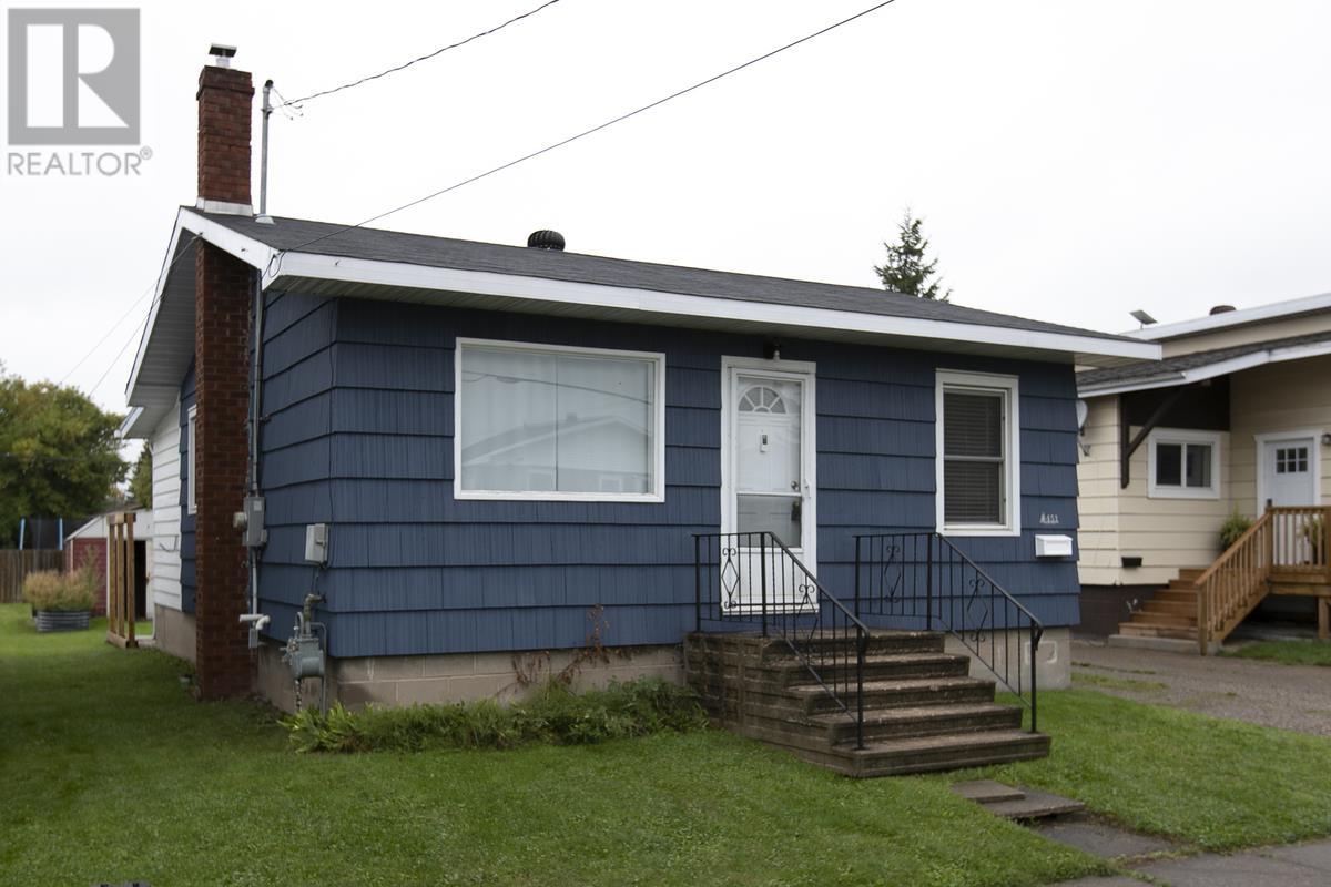 451 First Ave, Sault Ste. Marie, Ontario  P6C 4N9 - Photo 3 - SM262563