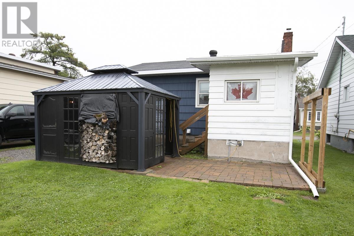451 First Ave, Sault Ste. Marie, Ontario  P6C 4N9 - Photo 7 - SM262563