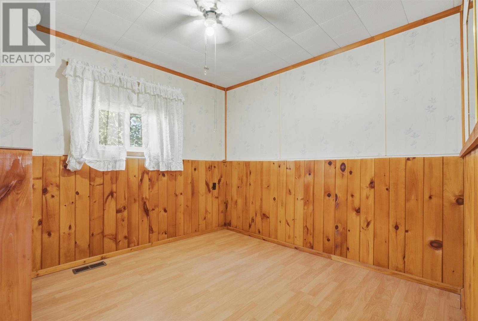 154 Hamilton Ave, Blind River, Ontario  P0R 1B0 - Photo 12 - SM262565