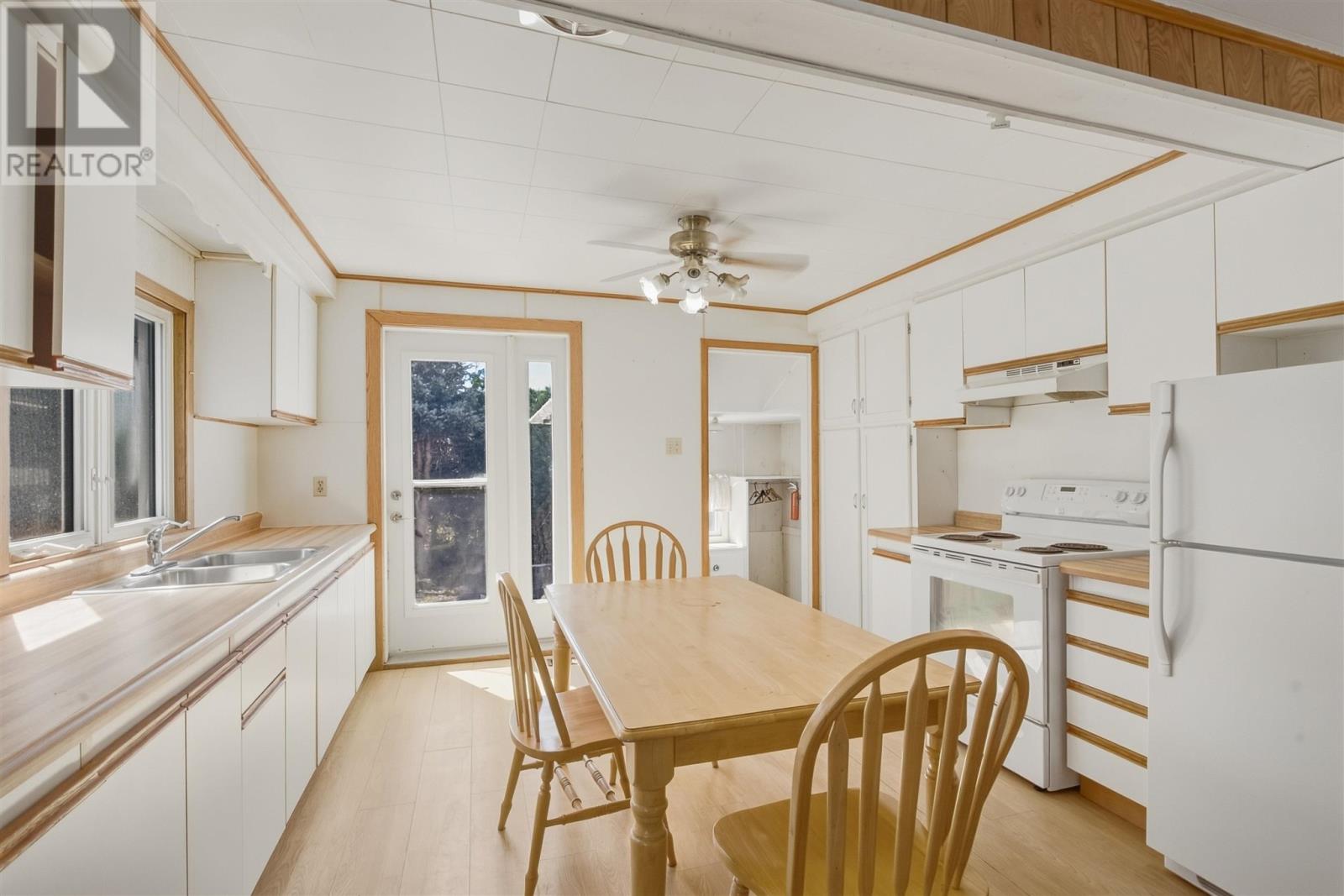 154 Hamilton Ave, Blind River, Ontario  P0R 1B0 - Photo 4 - SM262565