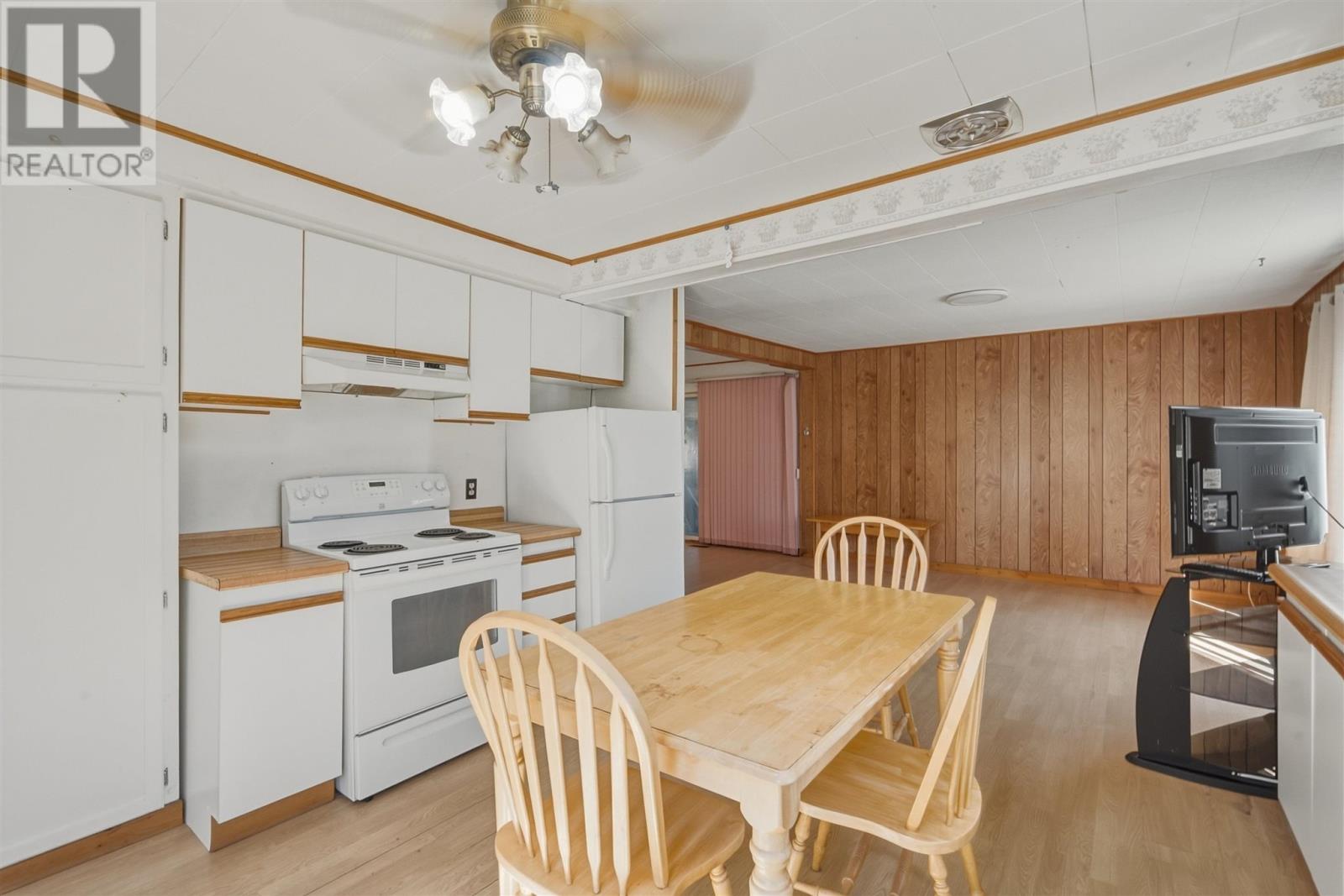 154 Hamilton Ave, Blind River, Ontario  P0R 1B0 - Photo 5 - SM262565