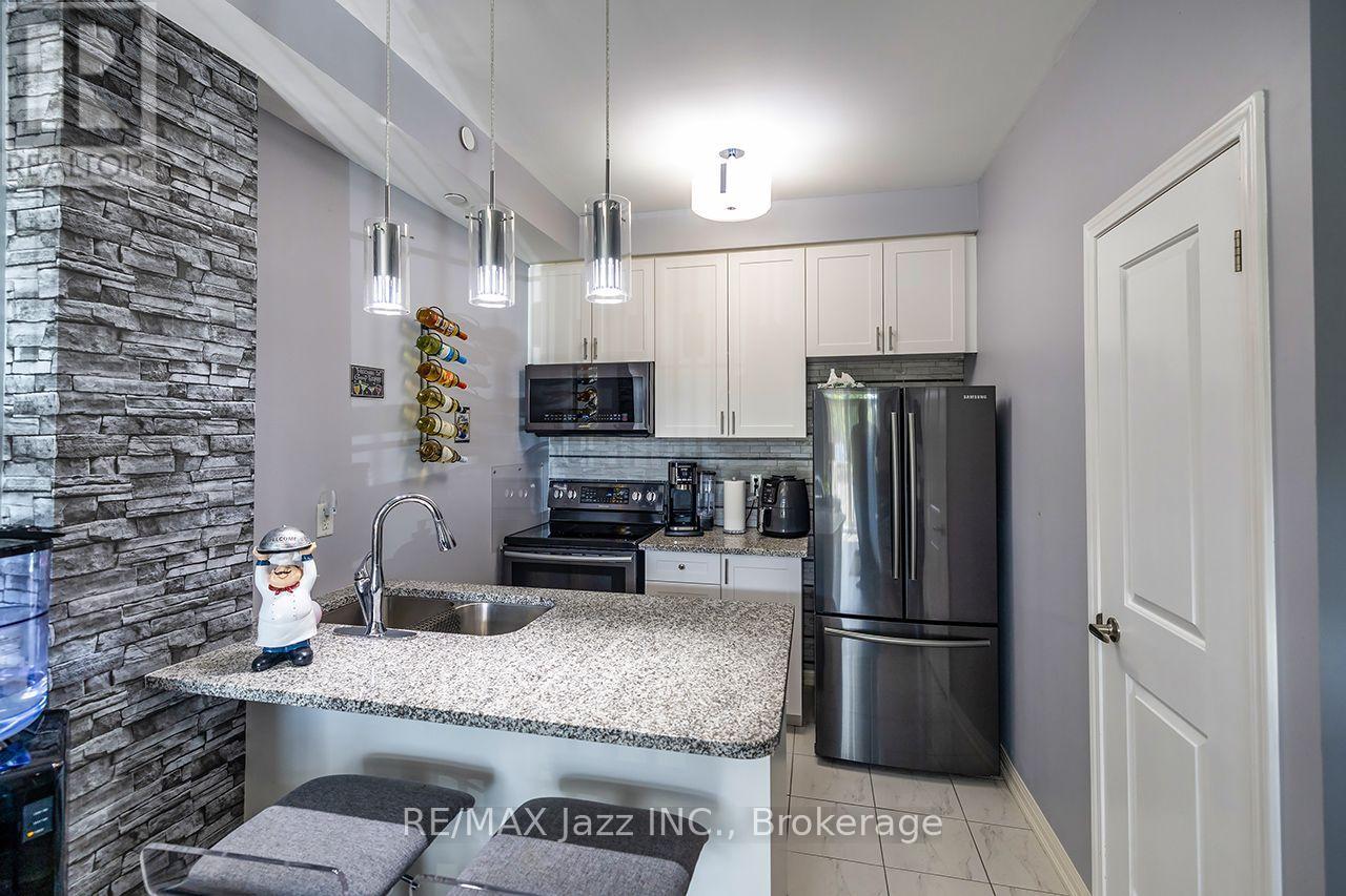 116 - 84 Aspen Springs Drive, Clarington, Ontario  L1C 0V3 - Photo 6 - E13790592