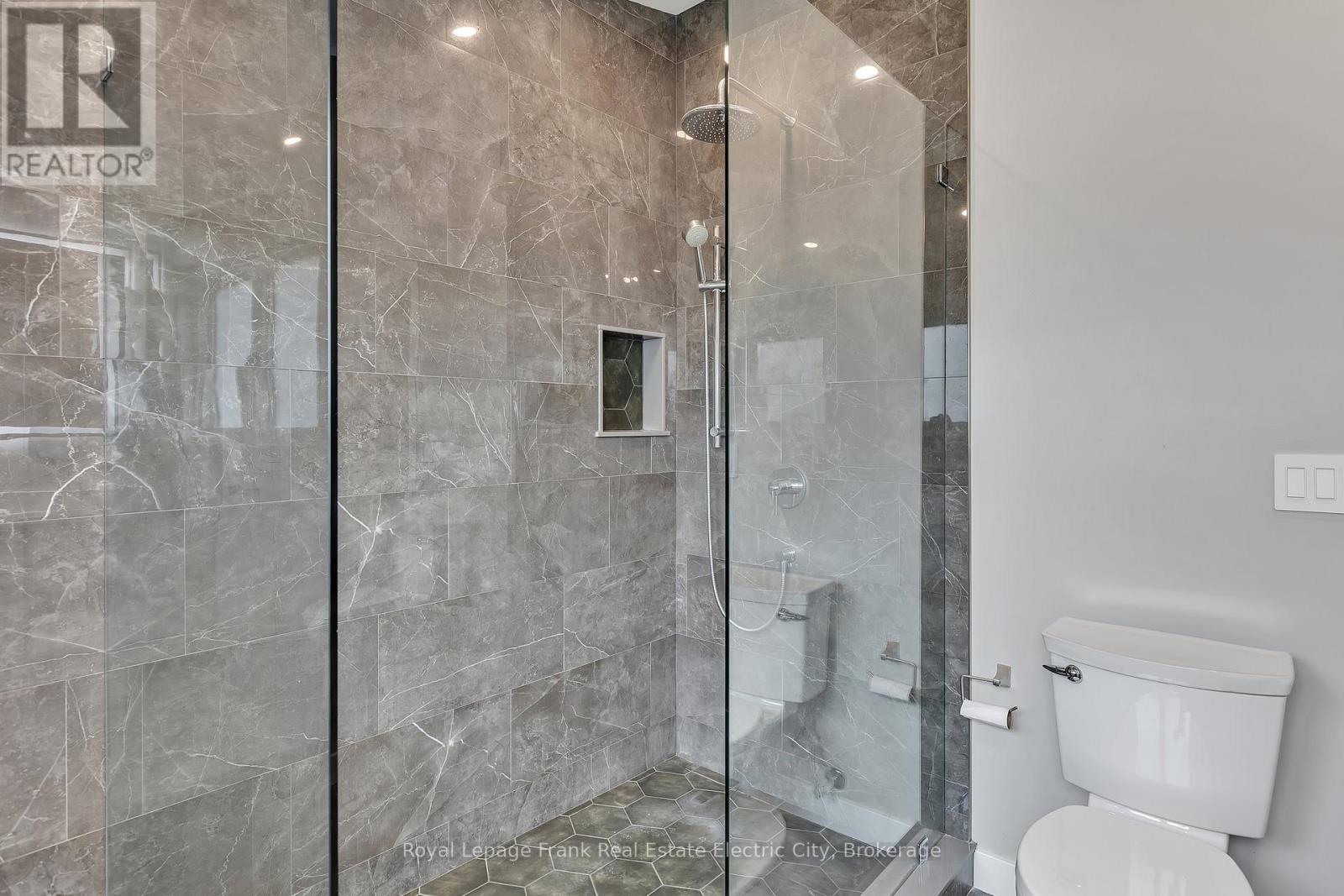 547 Rose Avenue, Peterborough, Ontario  K9J 4E6 - Photo 24 - X13790462