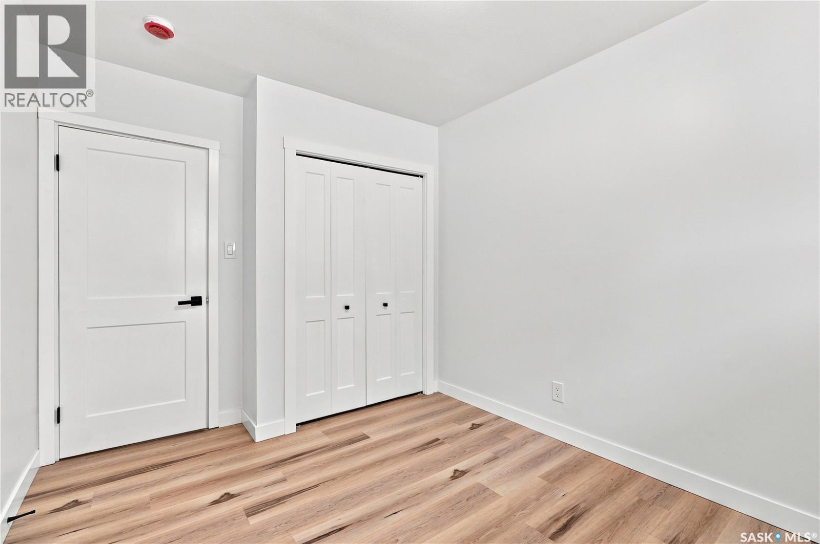 2805 Cumberland AVENUE S photo 27