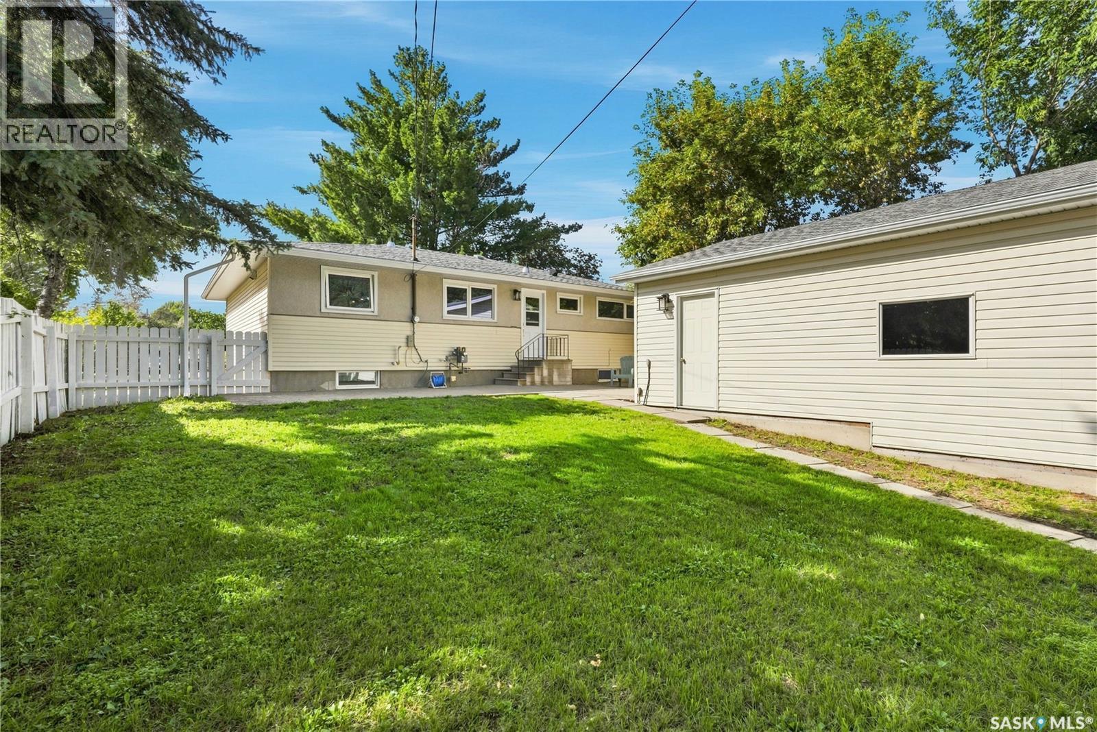 2805 Cumberland AVENUE S photo 45
