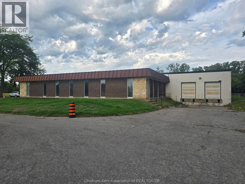MLS# 26022523: 585 RIVERVIEW DRIVE, Chatham, Canada