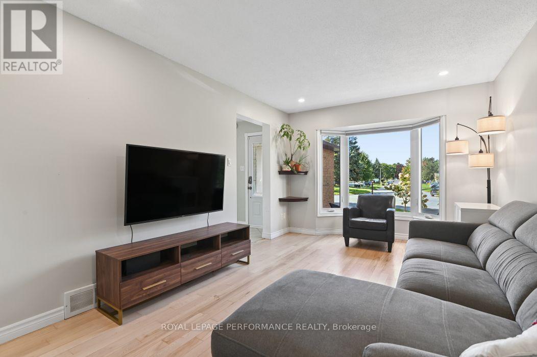 23 Liston Crescent, Ottawa, Ontario  K2L 2W3 - Photo 10 - X13790640