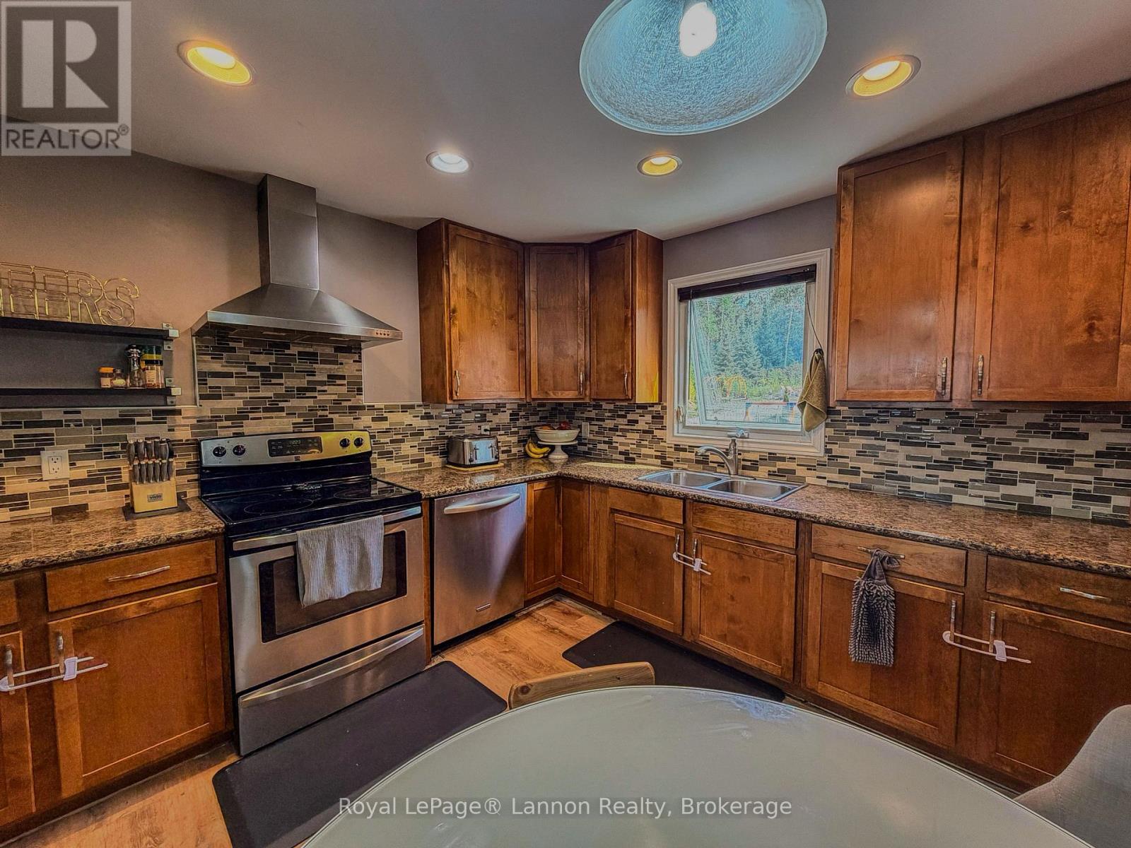 74 Macphail Drive, Greenstone, Ontario  P0T 1M0 - Photo 9 - X13790456