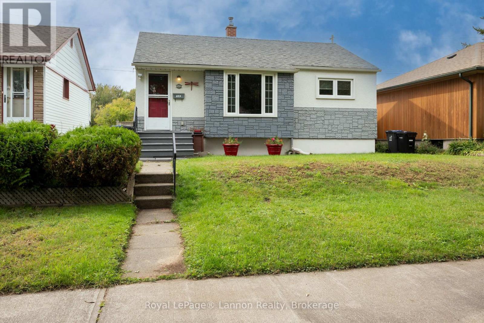 859 Syndicate Avenue N, Thunder Bay, Ontario  P7C 3X6 - Photo 1 - X13790564