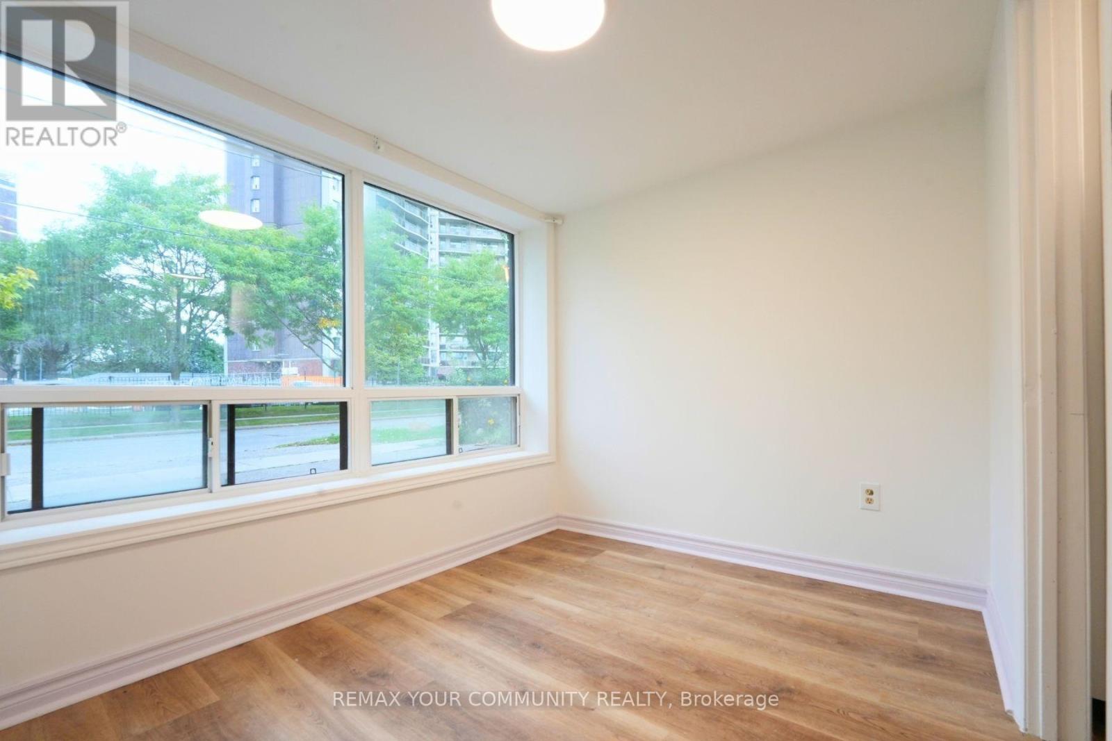 2 Lisburn Crescent, Toronto, Ontario  M2J 2Z5 - Photo 6 - C13761130