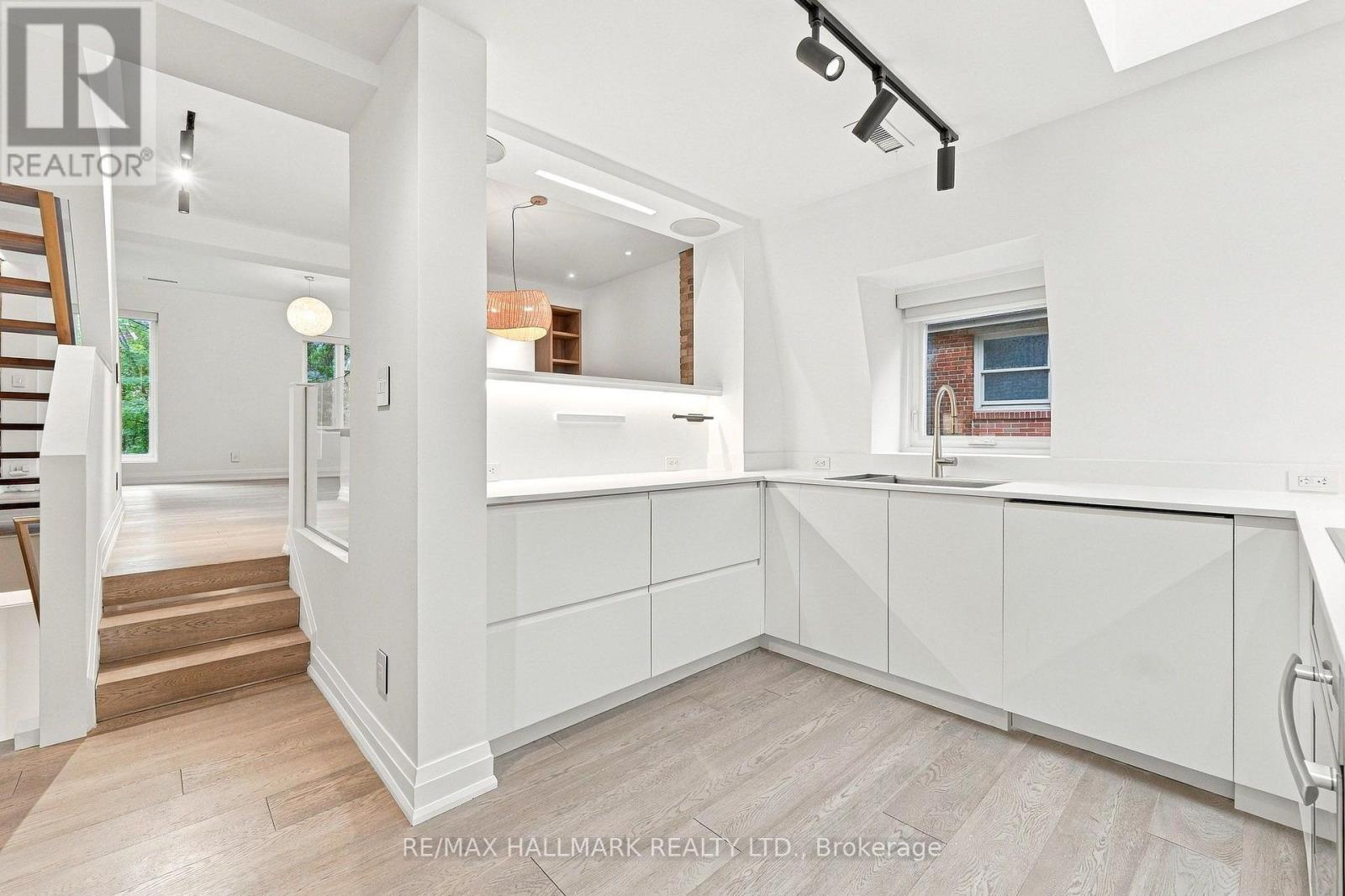 10 Earl Street, Toronto, Ontario  M4Y 1M3 - Photo 20 - C13785794