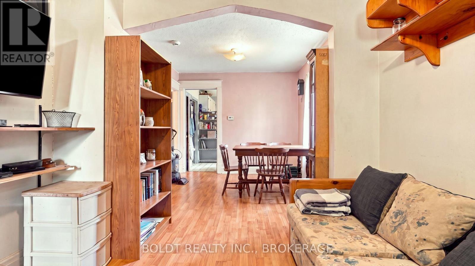 53 Carlton Street, St. Catharines, Ontario  L2R 1P7 - Photo 6 - X13753134