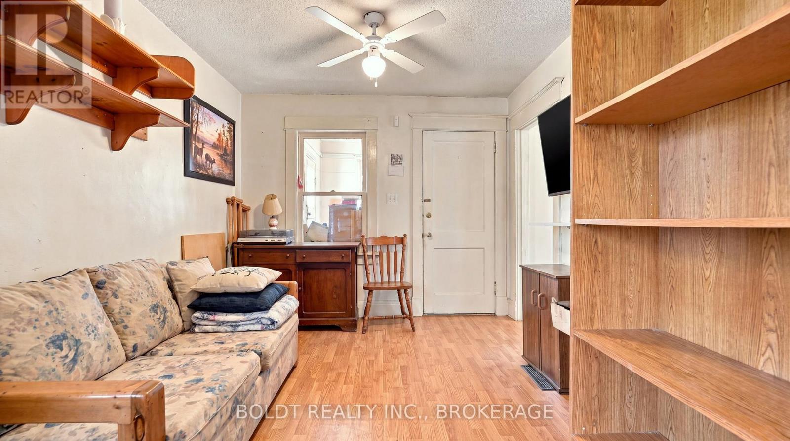 53 Carlton Street, St. Catharines, Ontario  L2R 1P7 - Photo 5 - X13753134
