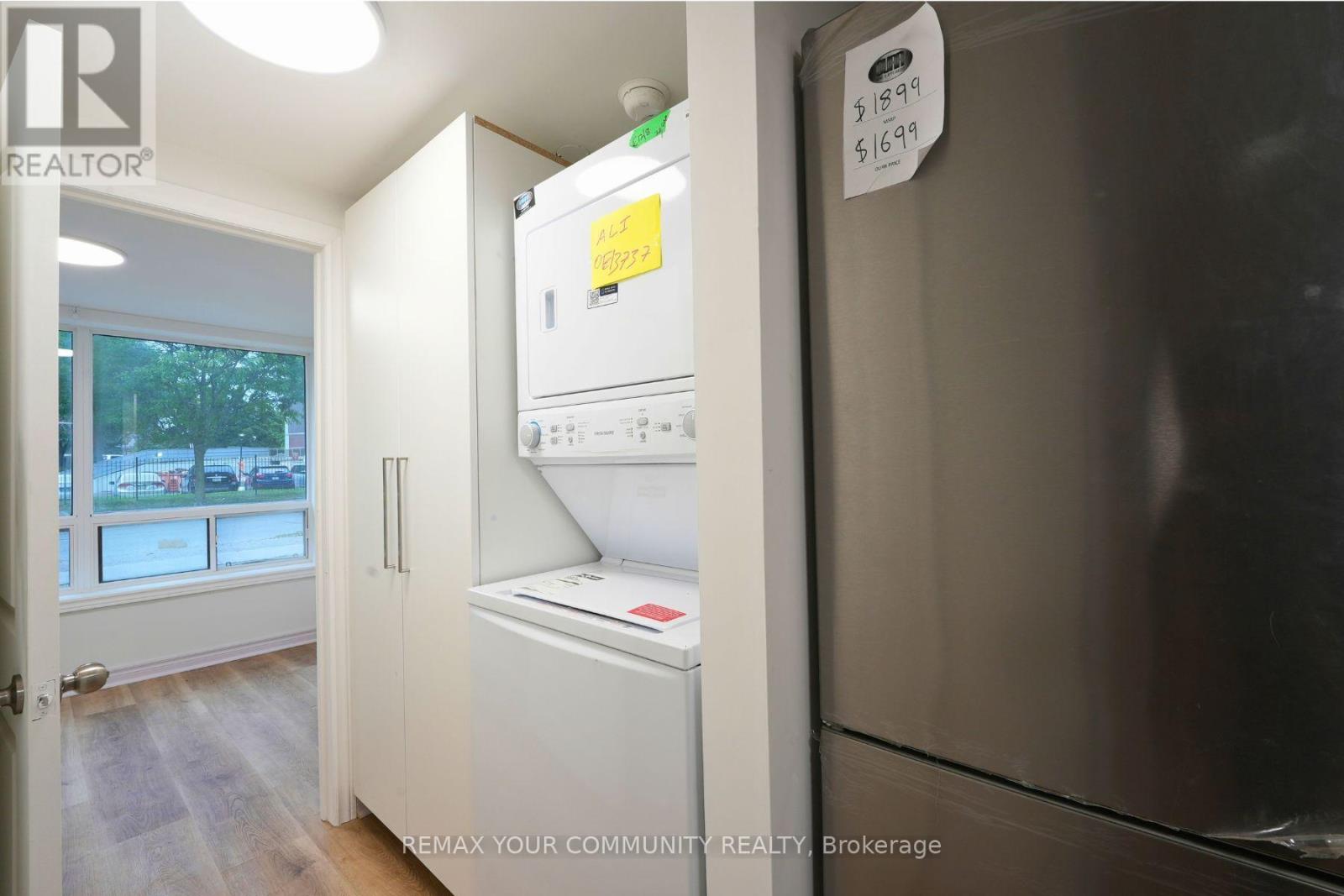 2 Lisburn Crescent, Toronto, Ontario  M2J 2Z5 - Photo 7 - C13761130