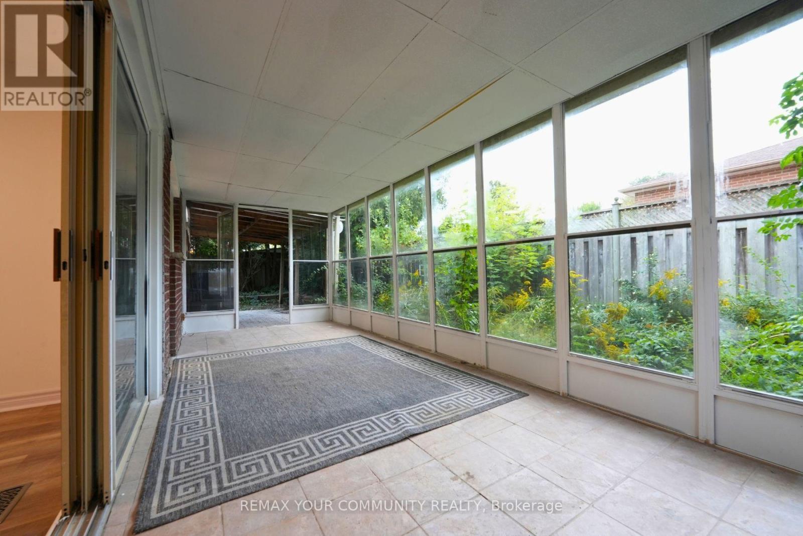 2 Lisburn Crescent, Toronto, Ontario  M2J 2Z5 - Photo 4 - C13761130