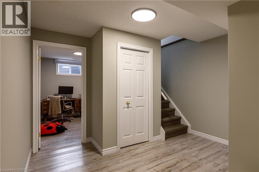907 Doon Village Road, Kitchener, Ontario  N2P 1A1 - Photo 23 - 40863851