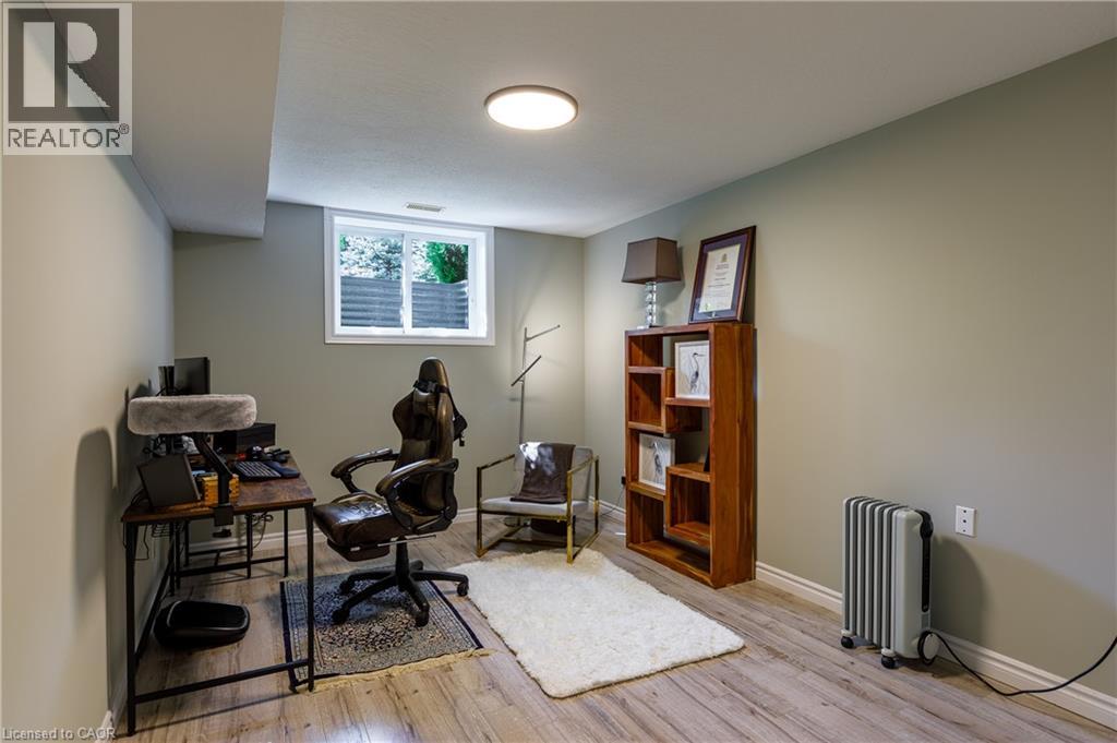 907 Doon Village Road, Kitchener, Ontario  N2P 1A1 - Photo 33 - 40863851