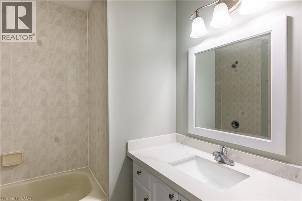 907 Doon Village Road, Kitchener, Ontario  N2P 1A1 - Photo 34 - 40863851