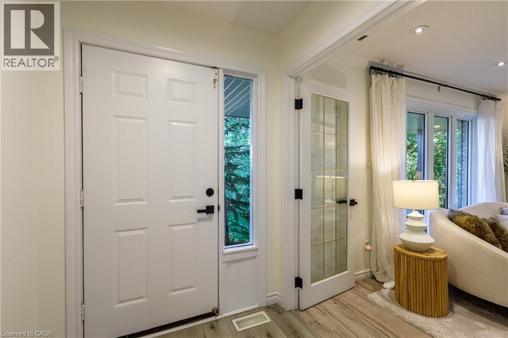 907 Doon Village Road, Kitchener, Ontario  N2P 1A1 - Photo 4 - 40863851
