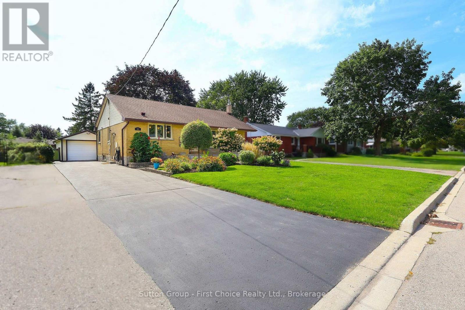 59 Easson Street, Stratford, Ontario  N5A 1N1 - Photo 2 - X13790458