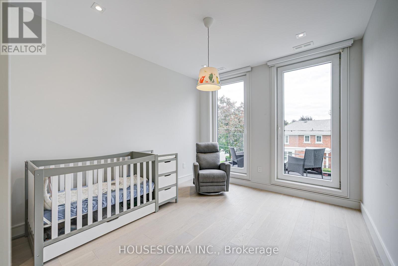 151 Dewbourne Avenue, Toronto, Ontario  M6C 1Z1 - Photo 14 - C13790442