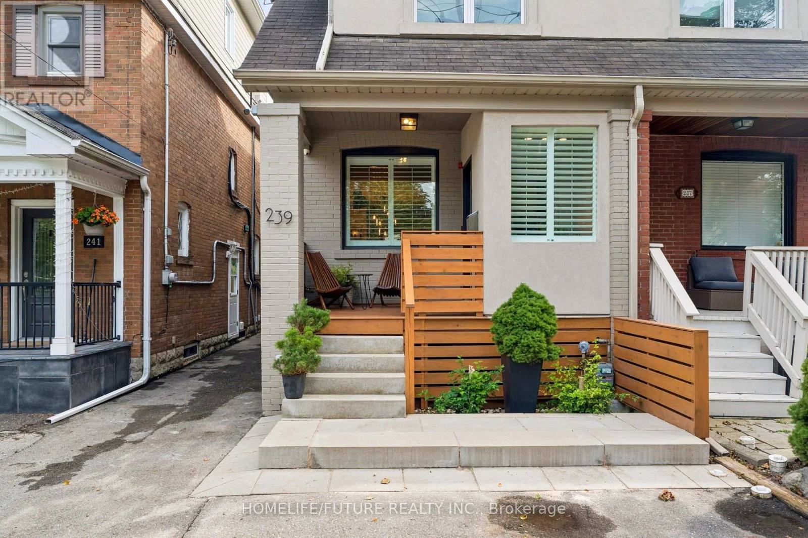 239 Broadway Avenue, Toronto, Ontario  M4P 1W1 - Photo 2 - C13790496