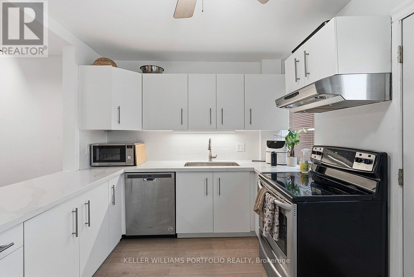 15 Myrtle Avenue, Toronto (South Riverdale), Ontario  M4M 2A3 - Photo 14 - E13790526