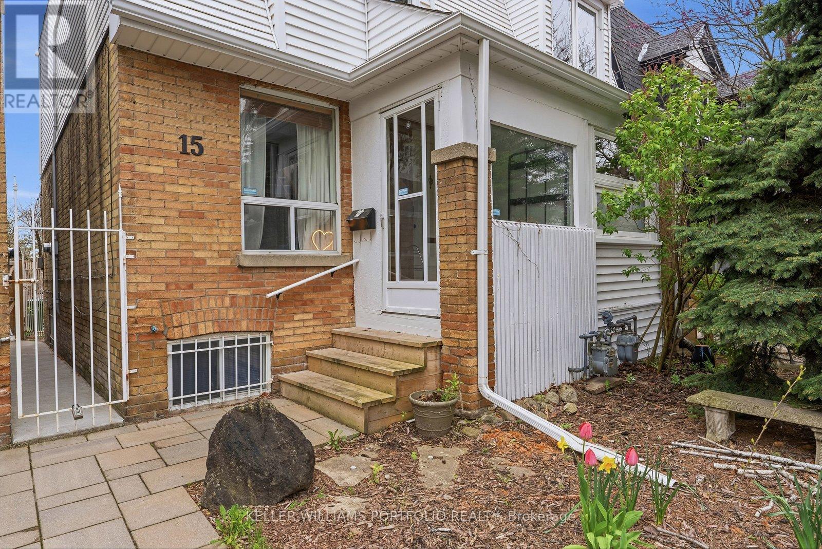15 Myrtle Avenue, Toronto (South Riverdale), Ontario  M4M 2A3 - Photo 3 - E13790526