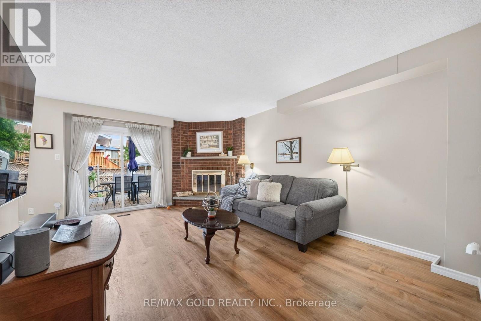 6 Rowe Court, Brampton, Ontario  L6X 2S2 - Photo 9 - W13785984