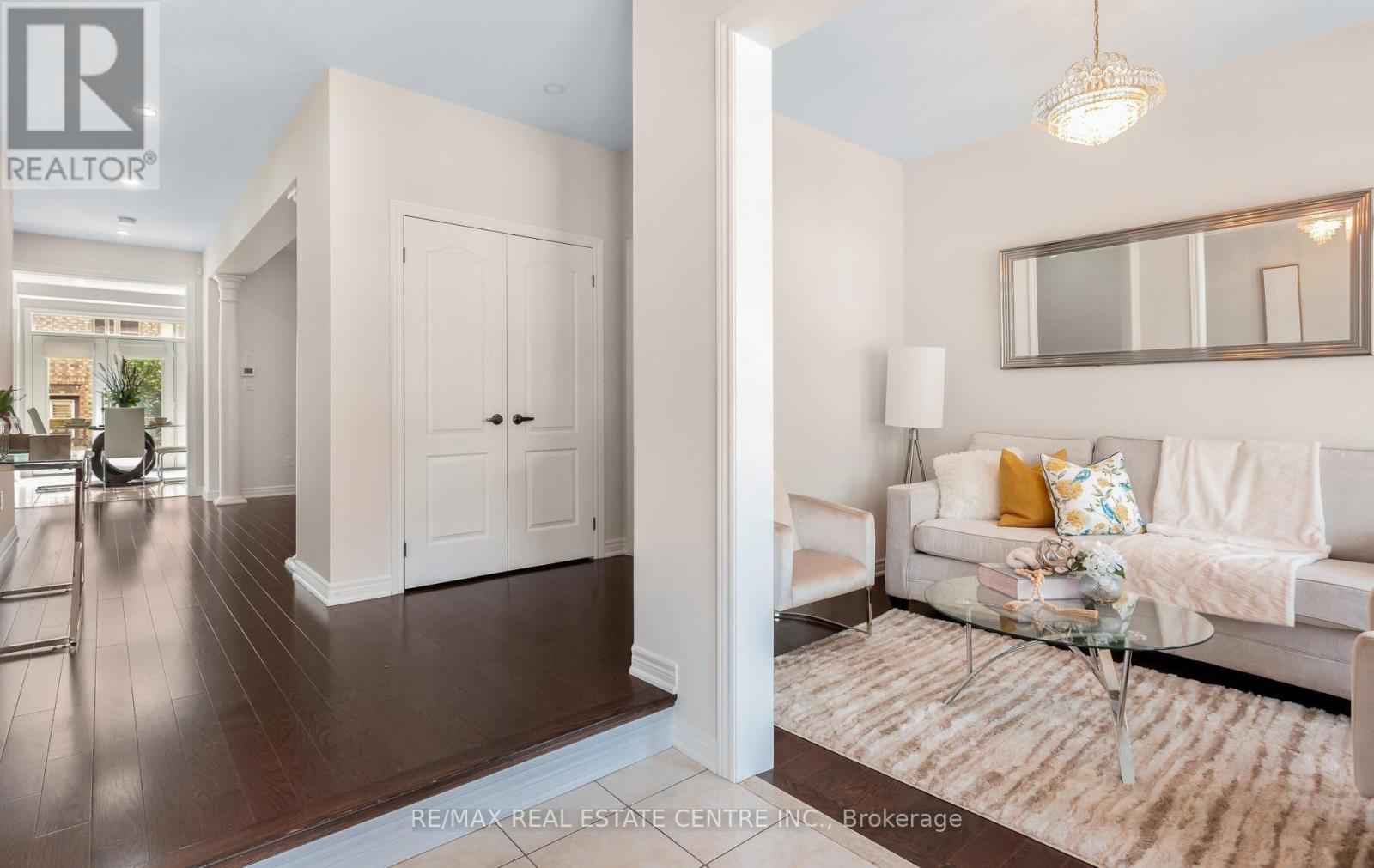4640 Erwin Road, Burlington, Ontario  L7M 0L6 - Photo 7 - W13790436
