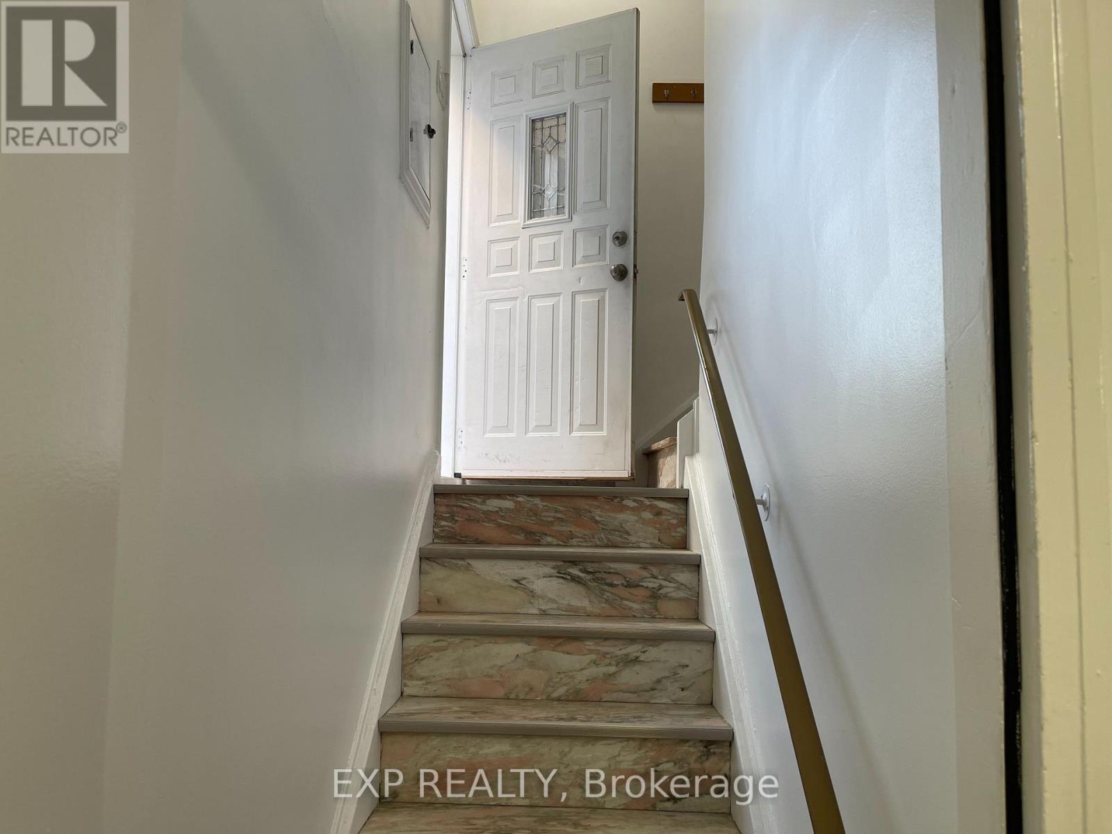 41 Bloem Avenue, Toronto (Caledonia-Fairbank), Ontario  M6E 1S2 - Photo 8 - W13790508