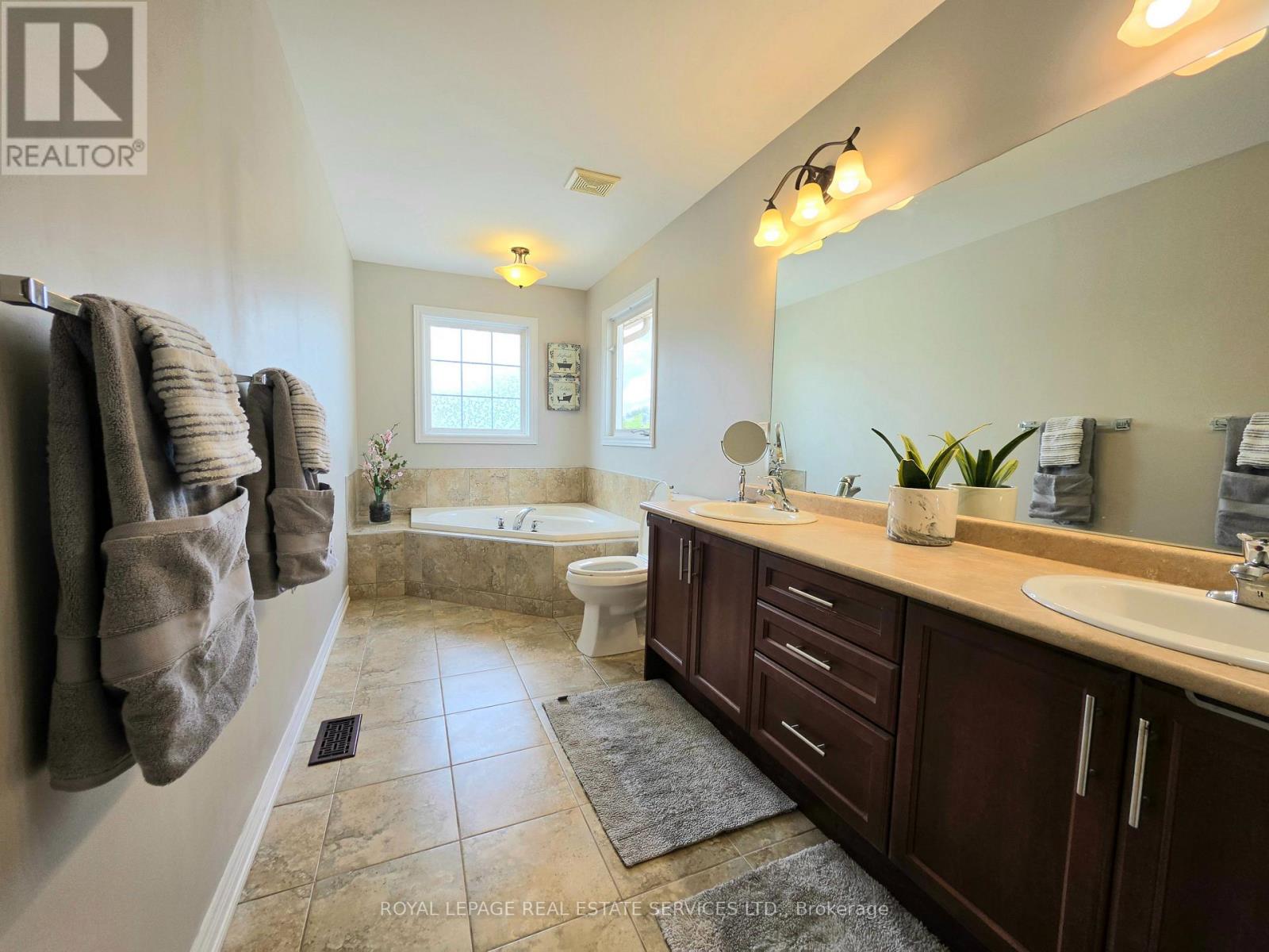 2488 Millstone Drive, Oakville, Ontario  L6M 0H6 - Photo 10 - W13790554