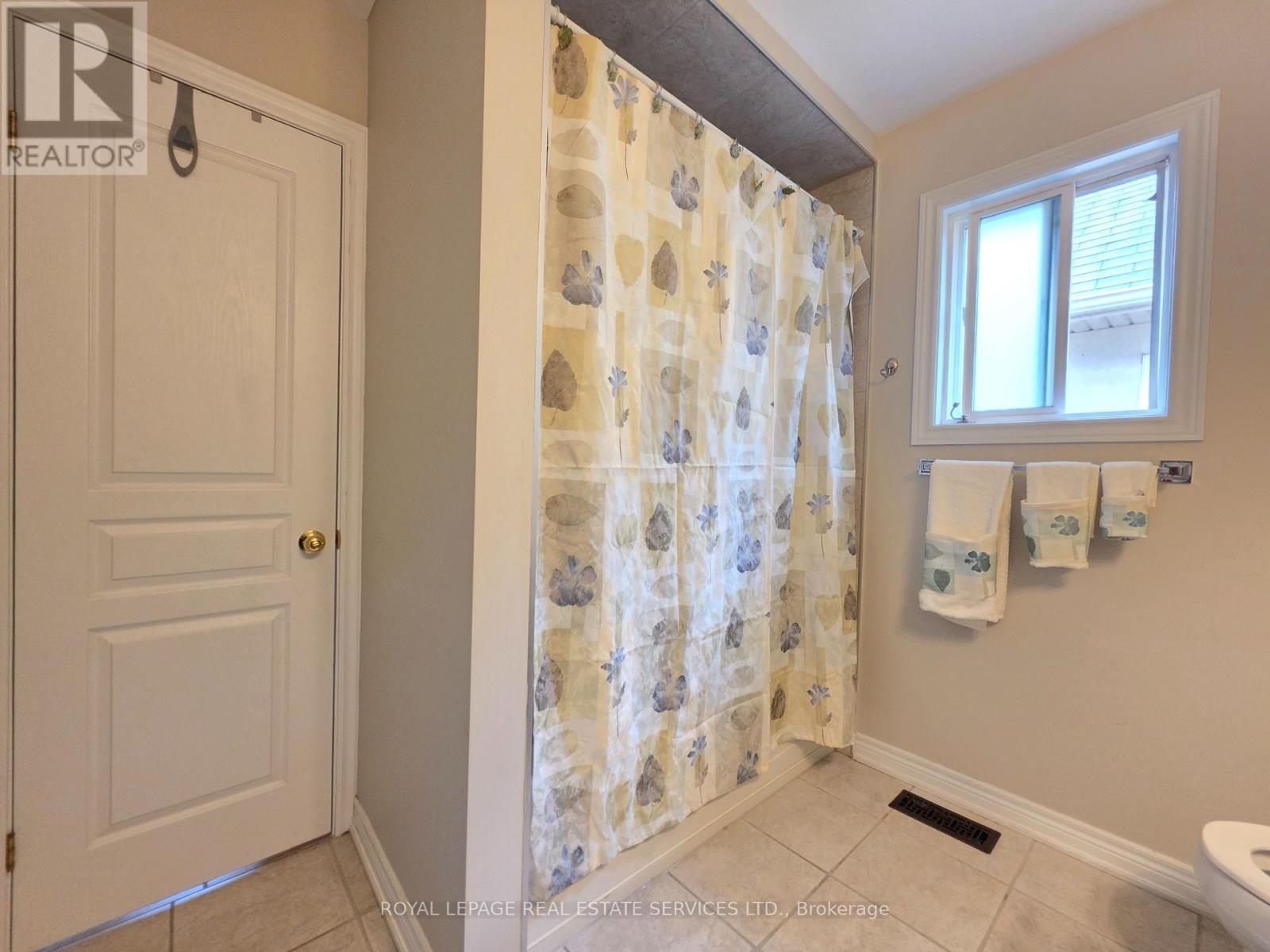 2488 Millstone Drive, Oakville, Ontario  L6M 0H6 - Photo 16 - W13790554
