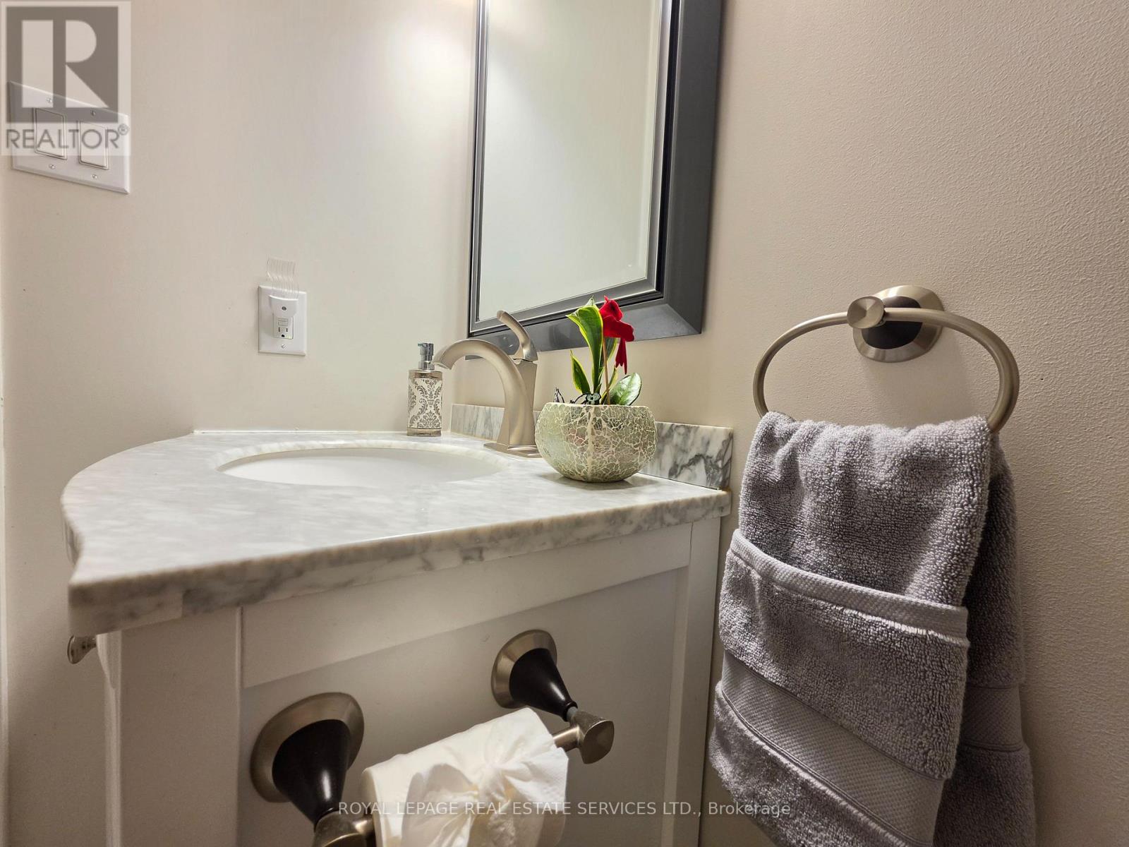 2488 Millstone Drive, Oakville, Ontario  L6M 0H6 - Photo 7 - W13790554