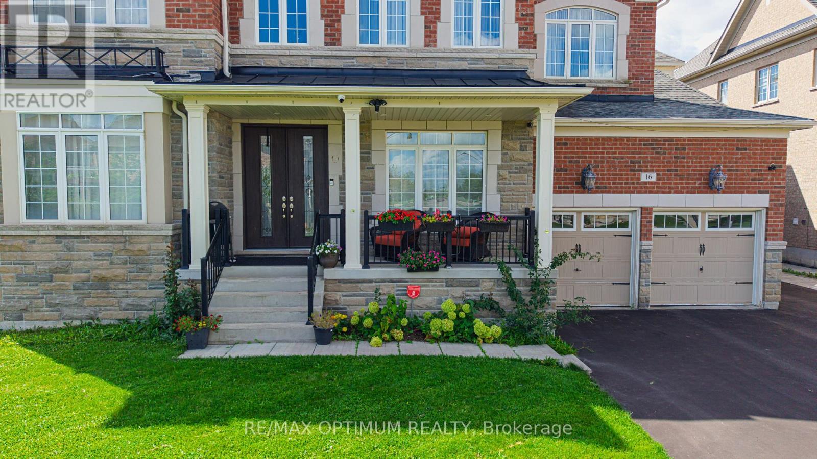 16 Layton Street, Brampton, Ontario  L6P 4H4 - Photo 3 - W13790622