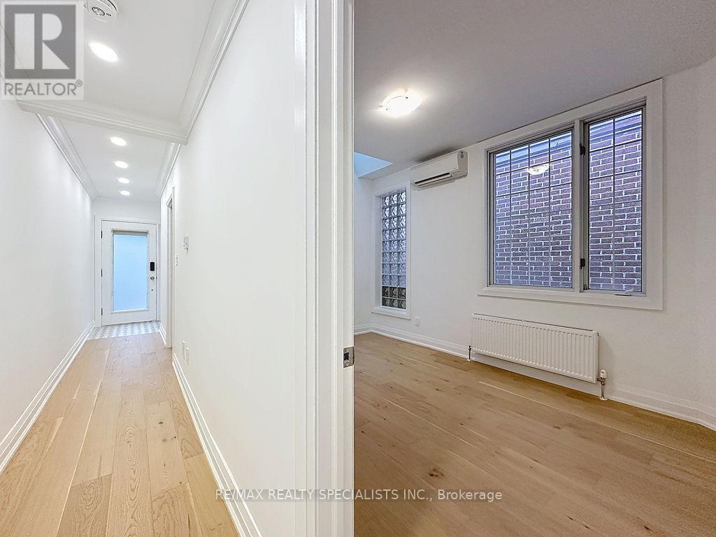 252 Earlscourt Avenue, Toronto (Caledonia-Fairbank), Ontario  M6E 4B6 - Photo 18 - W13790646