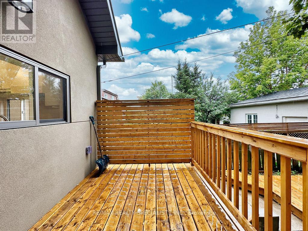 252 Earlscourt Avenue, Toronto (Caledonia-Fairbank), Ontario  M6E 4B6 - Photo 45 - W13790646