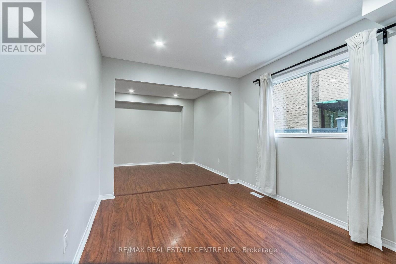 20 Dupont Court, Brampton, Ontario  L6Y 3R5 - Photo 11 - W13790652