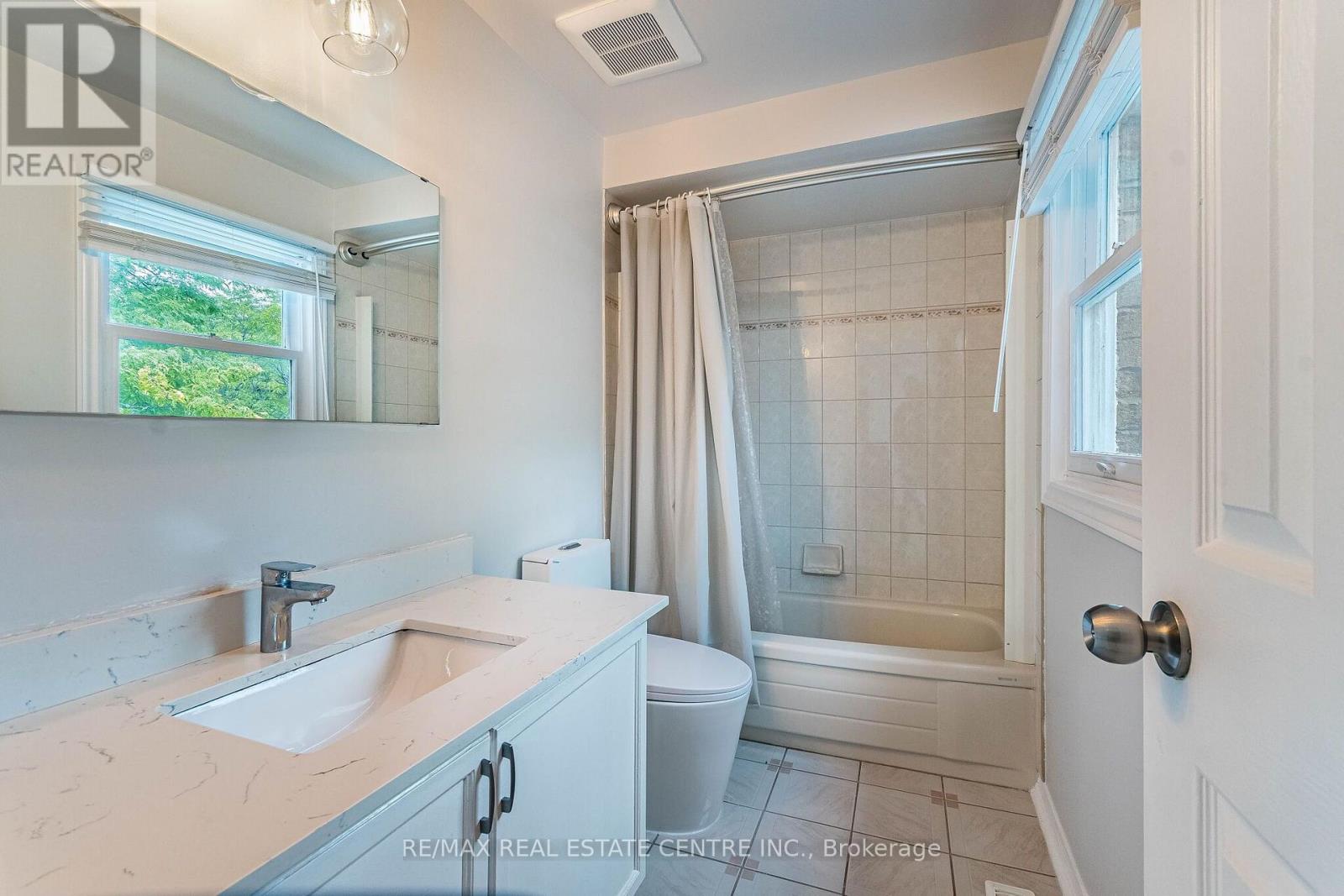 20 Dupont Court, Brampton, Ontario  L6Y 3R5 - Photo 25 - W13790652