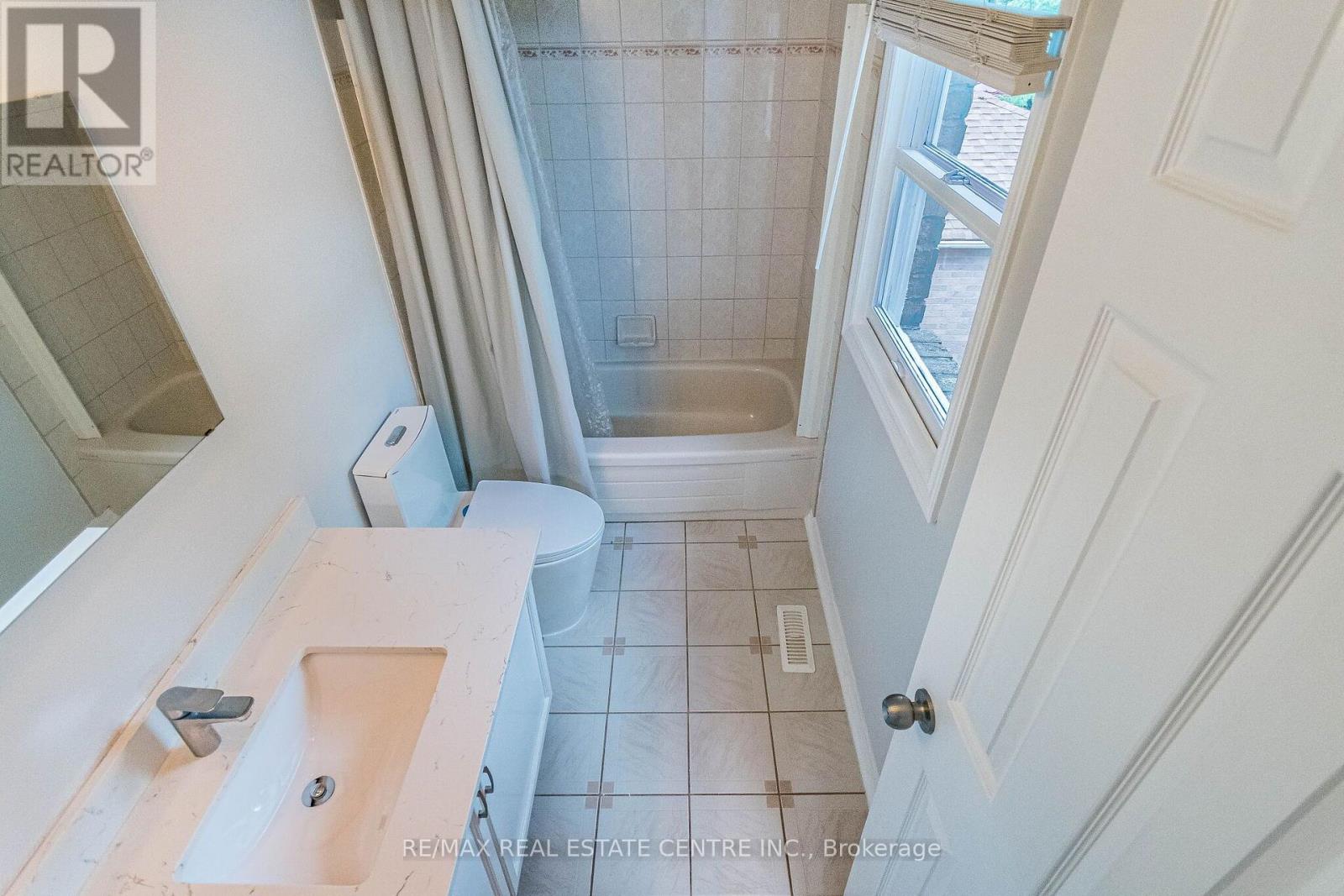 20 Dupont Court, Brampton, Ontario  L6Y 3R5 - Photo 26 - W13790652