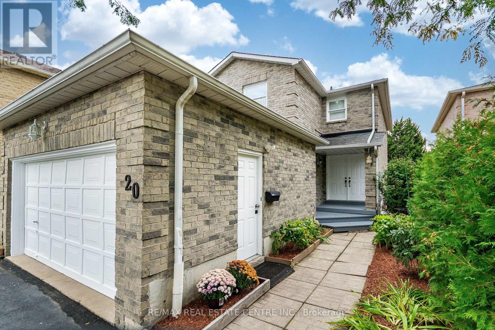 20 Dupont Court, Brampton, Ontario  L6Y 3R5 - Photo 4 - W13790652