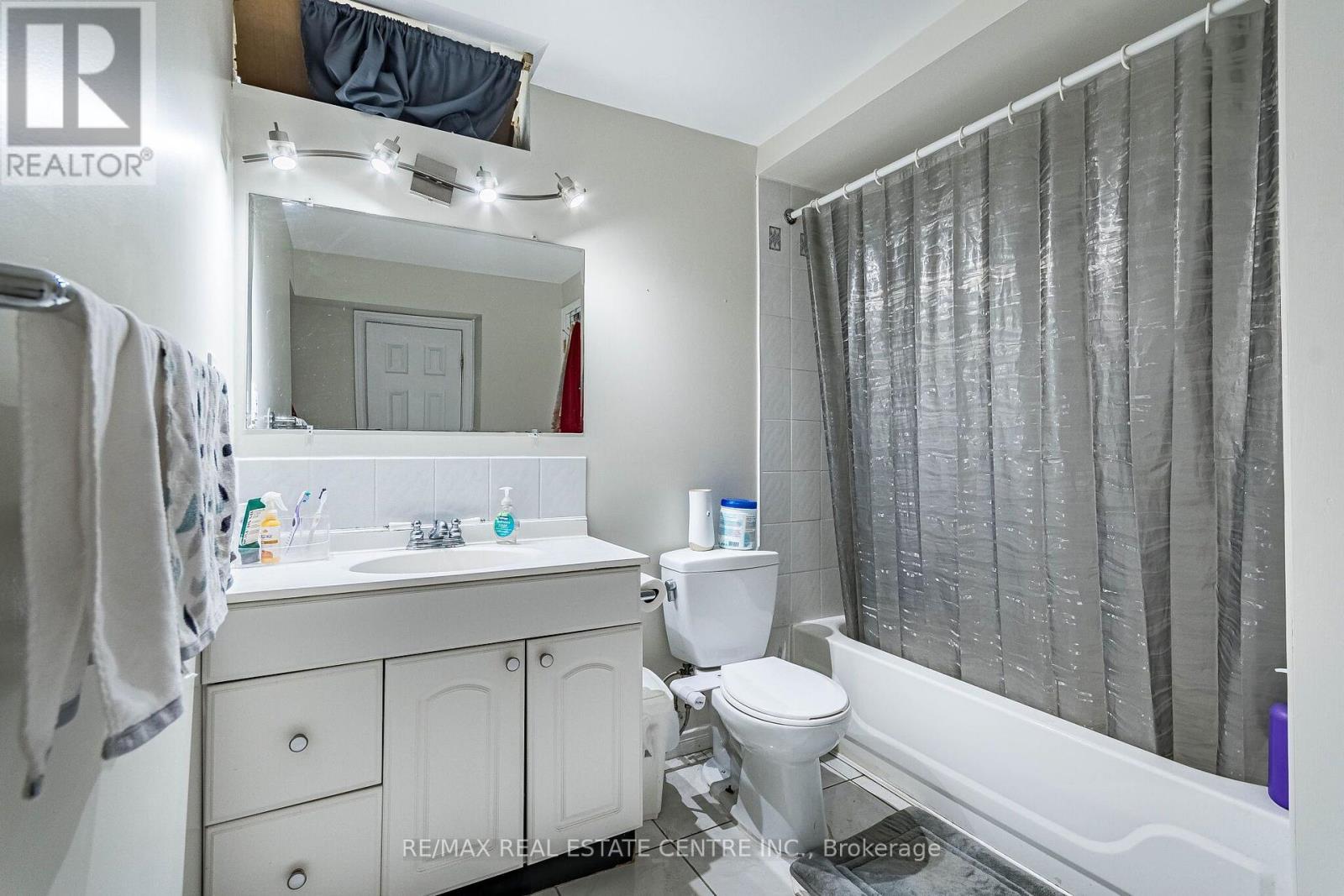 20 Dupont Court, Brampton, Ontario  L6Y 3R5 - Photo 42 - W13790652