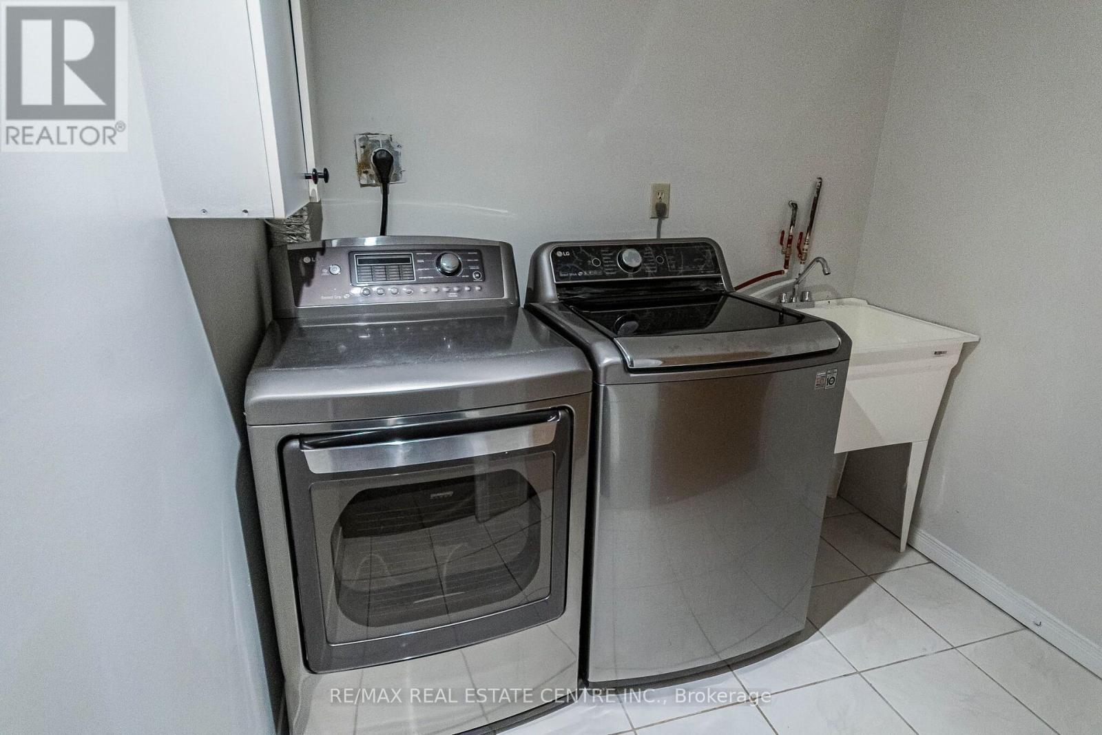 20 Dupont Court, Brampton, Ontario  L6Y 3R5 - Photo 43 - W13790652