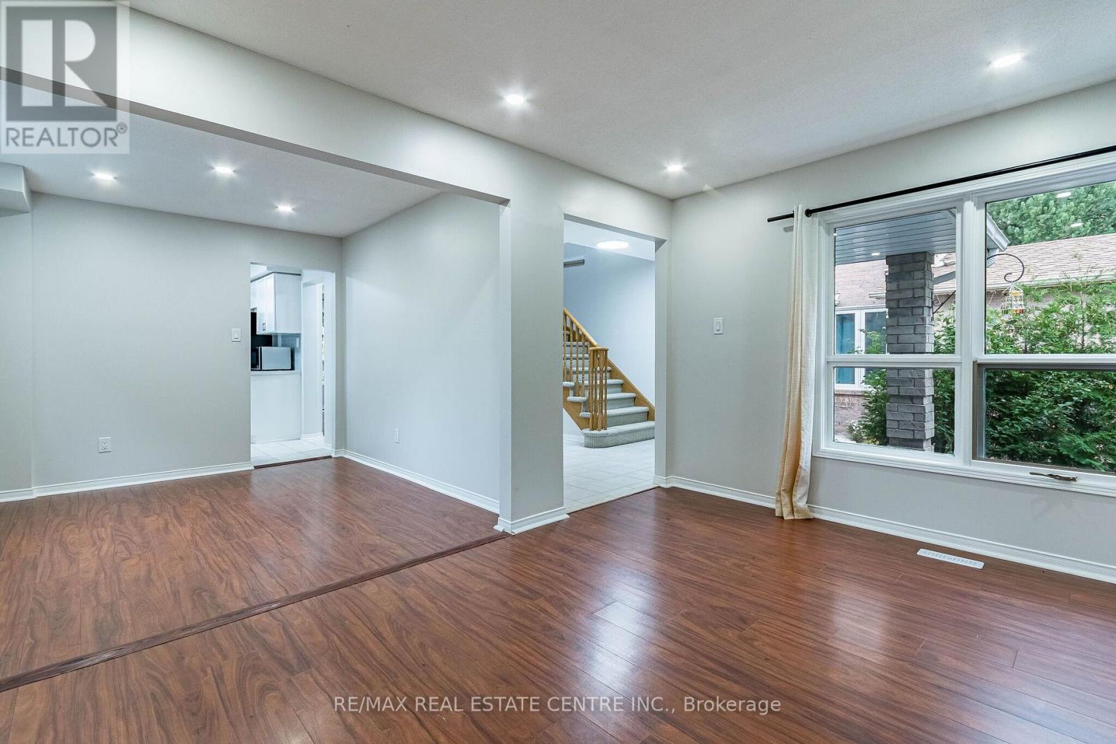 20 Dupont Court, Brampton, Ontario  L6Y 3R5 - Photo 8 - W13790652